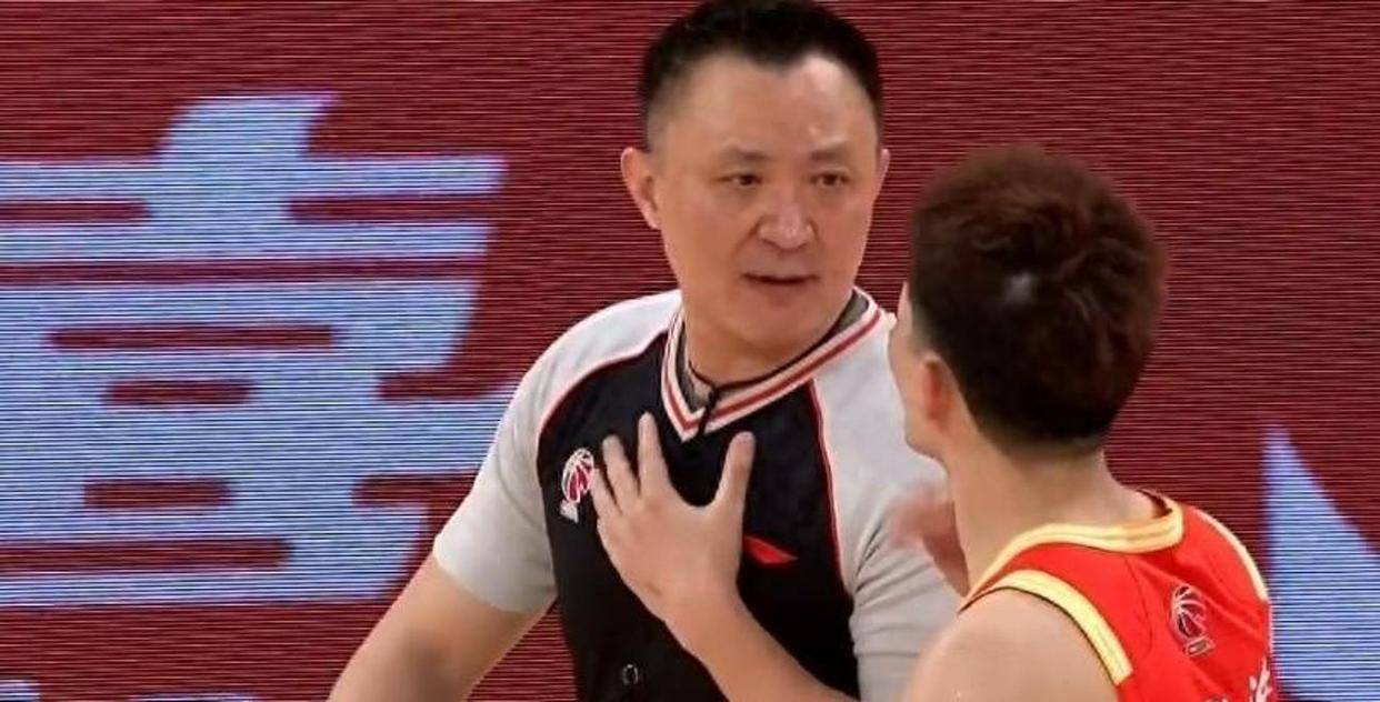贝纳戈助攻克拉马里奇，球队晋级欧洲总决赛
